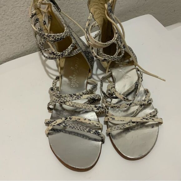 Free People Snakeprint gladiator sandals size 39 lace up strappy - Picture 7 of 10